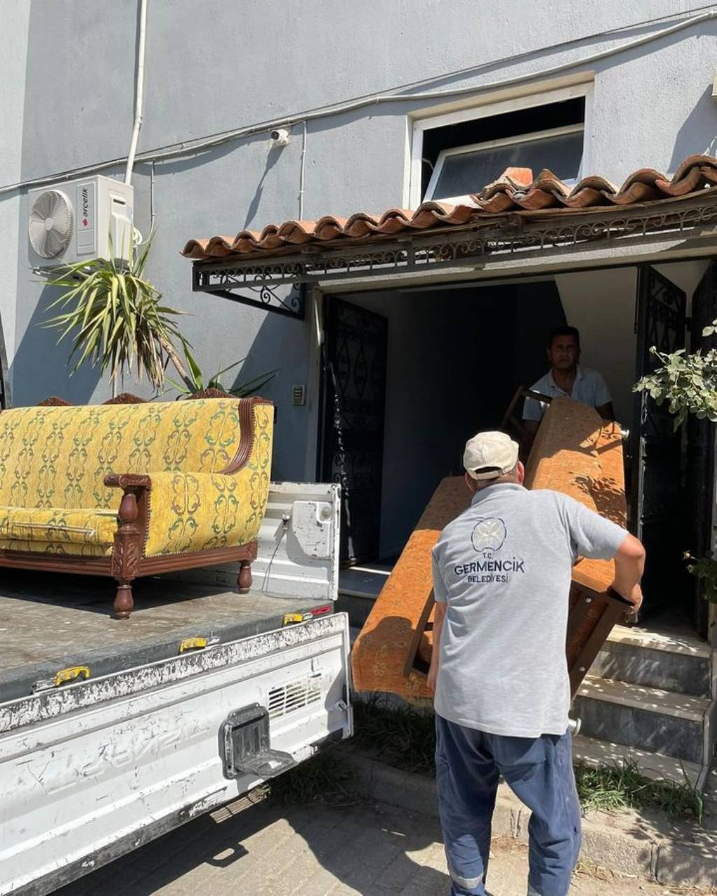 Germencik Belediyesi'nden İhtiyaç Sahiplerine Eşya Yardımı