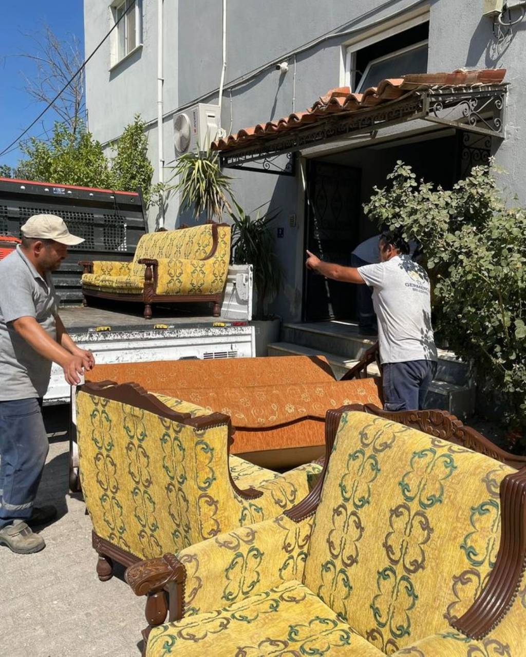 Germencik Belediyesi'nden İhtiyaç Sahiplerine Eşya Yardımı