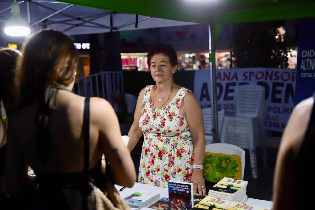 20. Altınkum Yazarlar Festivali'nde Okurlar Buluşuyor