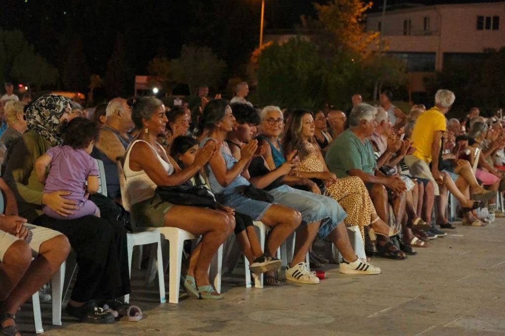 Didim Belediyesi Yaz Etkinlikleri Kapsamında Eğlenceli Bir Akşam Geçirildi