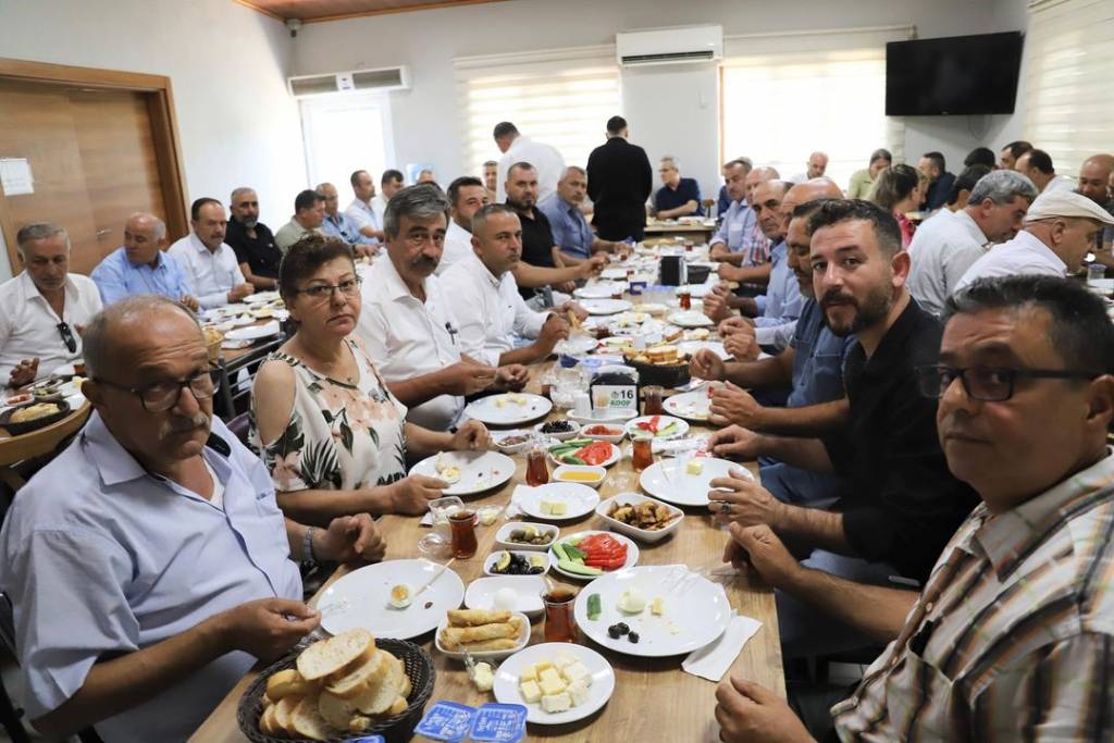 Nazilli Belediye Başkanı Ertuğrul Tetik, Muhtarlarla Kahvaltıda Bir Araya Geldi