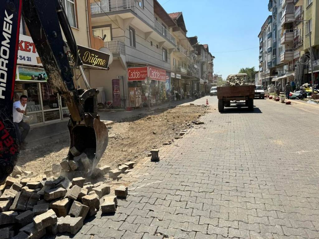 Karacasu Belediyesi Fen İşleri Müdürlüğü'nden Onarım Çalışmaları