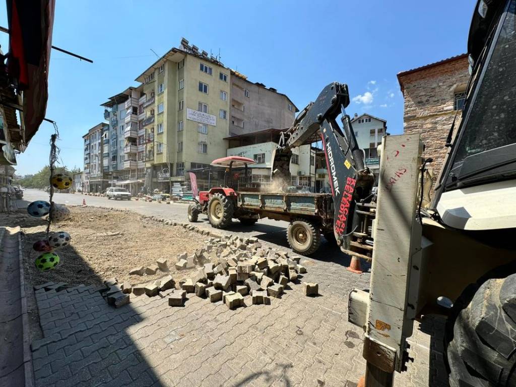 Karacasu Belediyesi Fen İşleri Müdürlüğü'nden Onarım Çalışmaları