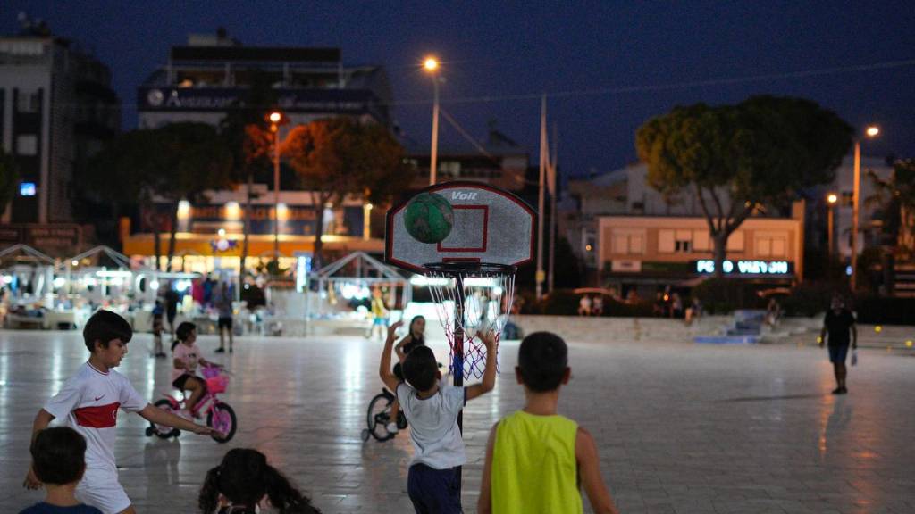 Didim Belediyesi Yaz Etkinlikleri Kapsamında Adres Türkü Grubu Konseri Düzenliyor