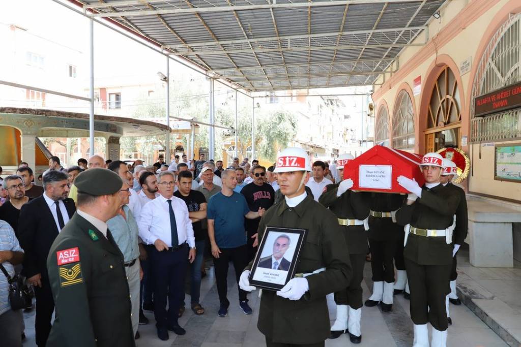 Nazilli Belediye Başkanı Ertuğrul Tetik, Kıbrıs Gazisi İlham Kıvanç'ı Andı