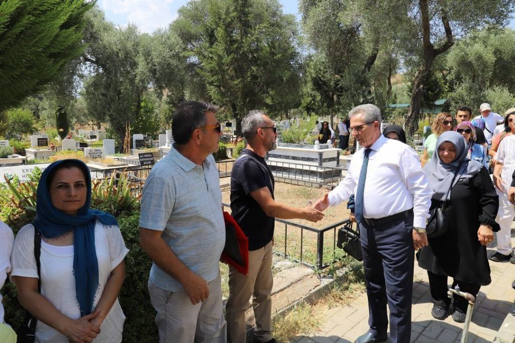 Nazilli Belediye Başkanı Ertuğrul Tetik, Kıbrıs Gazisi İlham Kıvanç'ı Andı