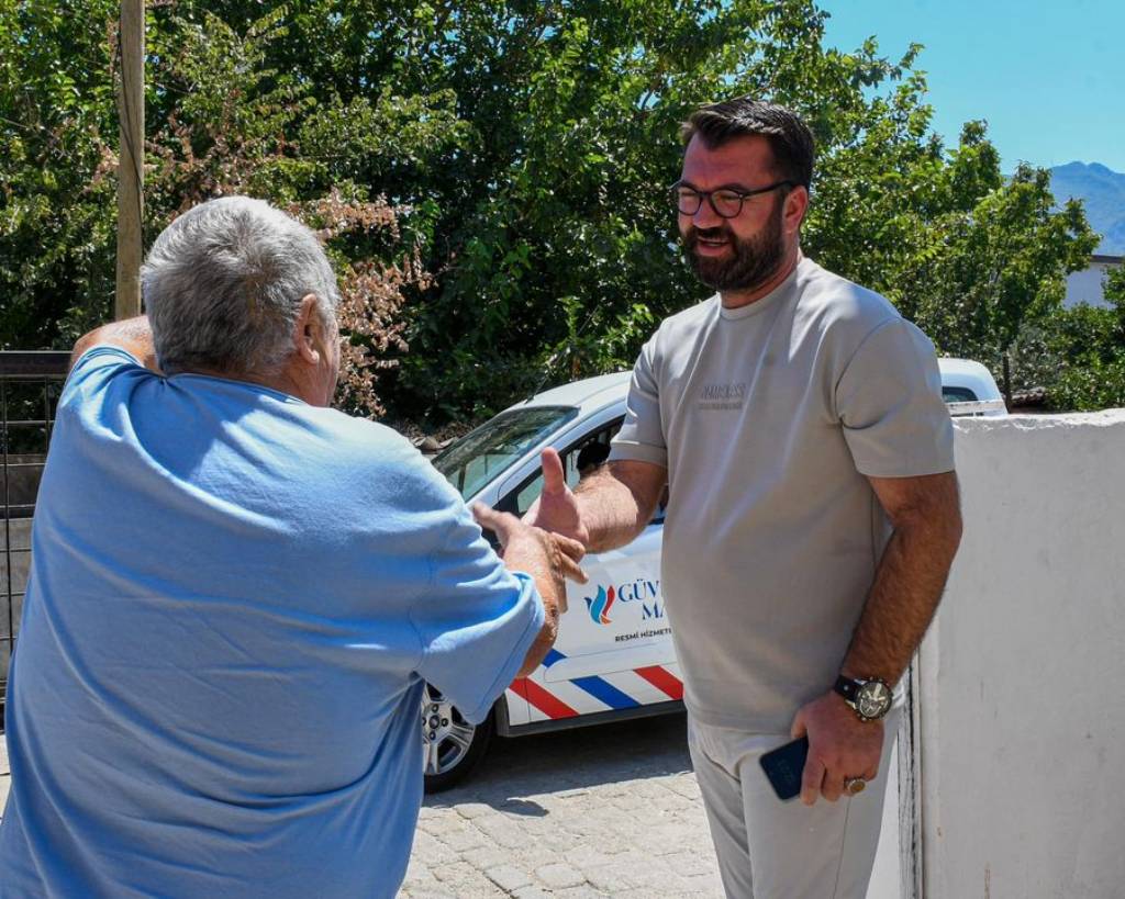 Kuşadası Belediyesi'nden Gıda Desteği Devam Ediyor