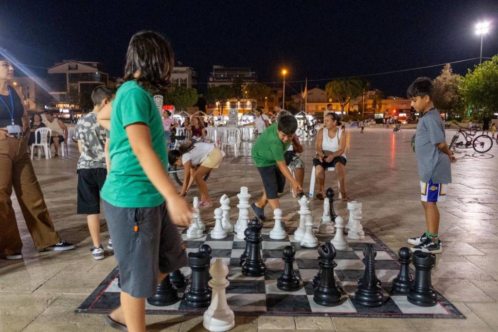 Didim Belediyesi Yaz Etkinlikleri Kapsamında Ritim Grubu Konseri Düzenliyor