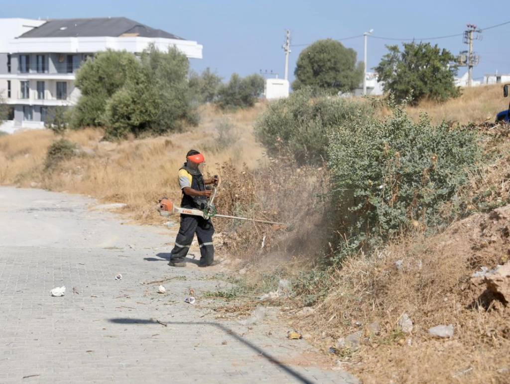 Didim Belediyesi Hisar Mahallesi'nde Temizlik ve Bakım Çalışmalarına Devam Ediyor