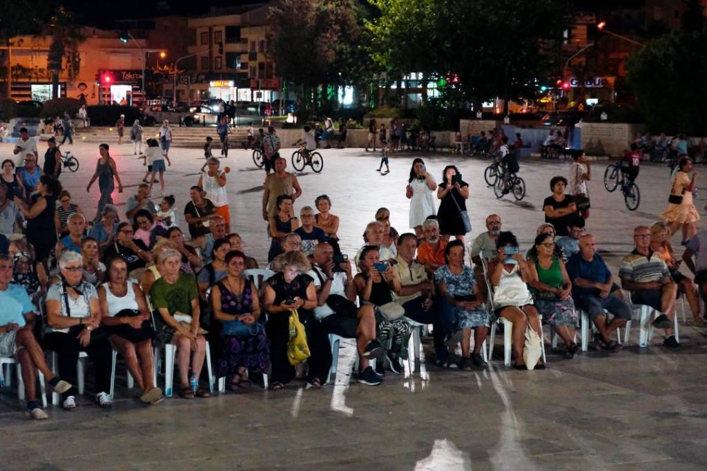 Didim Belediyesi Yaz Etkinlikleri Kapsamında Ritim Grubu Konseri Düzenlendi