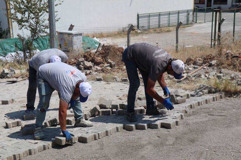 Bozdoğan Belediyesi'nden Yeni Sanayi Sitesine Yol Bakım Çalışmaları