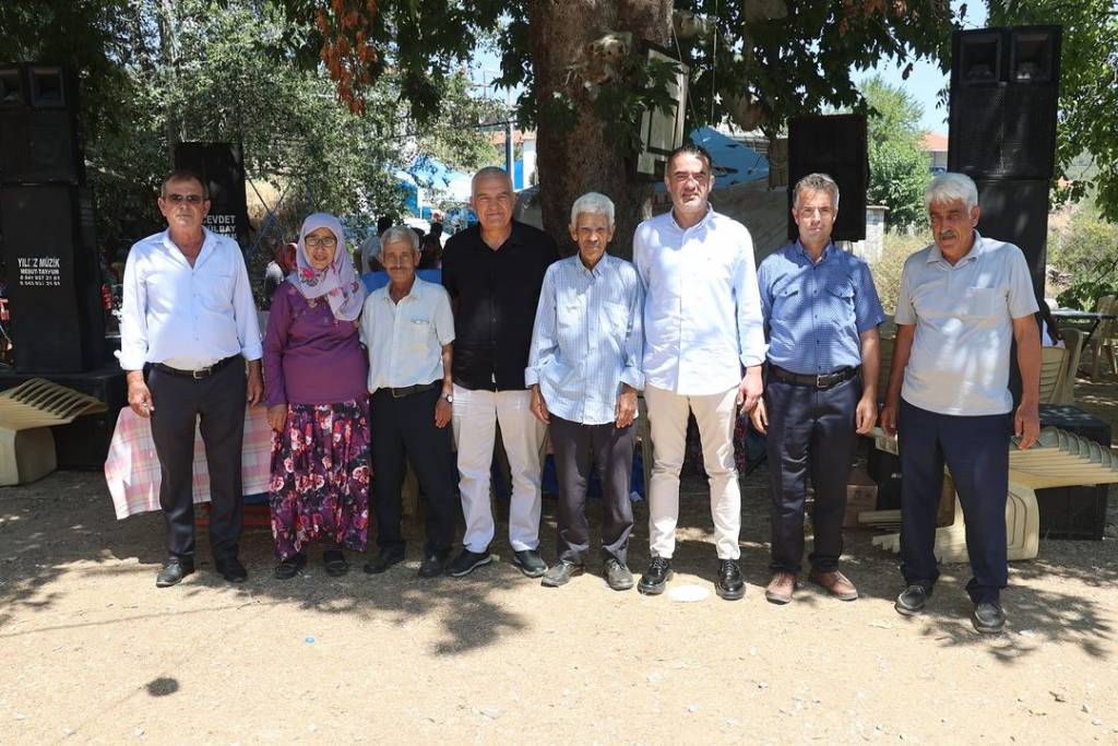 Koçarlı Belediye Başkanı Özgür Arıcı, Akmescit'teki Düğün Cemiyetine Katıldı