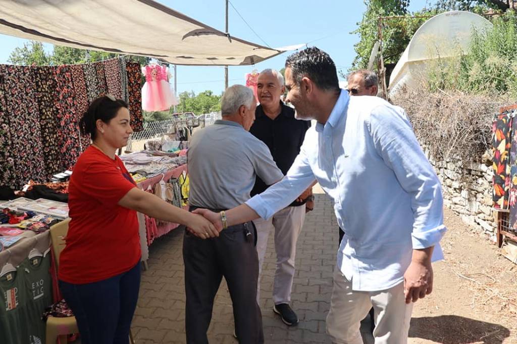 Koçarlı Belediye Başkanı Özgür Arıcı, Akmescit'teki Düğün Cemiyetine Katıldı