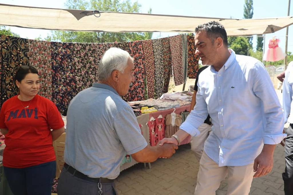 Koçarlı Belediye Başkanı Özgür Arıcı, Akmescit'teki Düğün Cemiyetine Katıldı