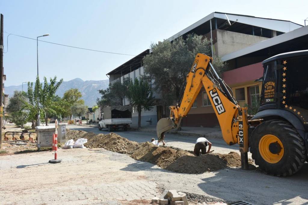 Üç Eylül Mahallesi'nde Doğal Gaz Çalışmaları Hızla Devam Ediyor