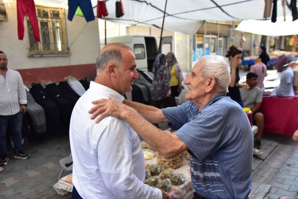 İncirliova Belediye Başkanı Aytekin Kaya, Cuma Pazarında Esnaf ve Vatandaşlarla Buluştu