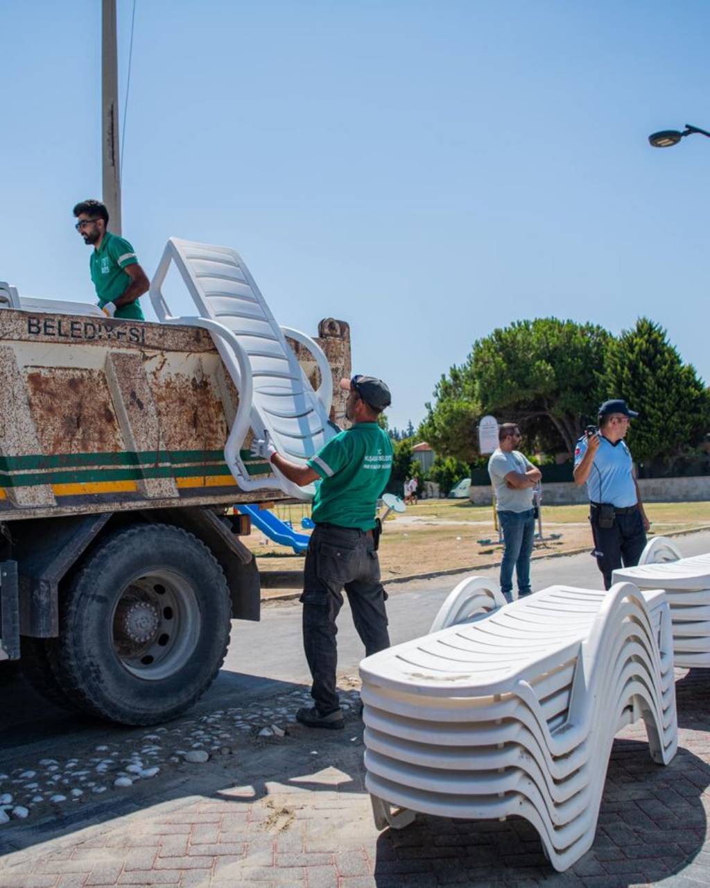 Kuşadası Belediyesi'nden Ücretsiz Plaj Hizmeti Uyarısı