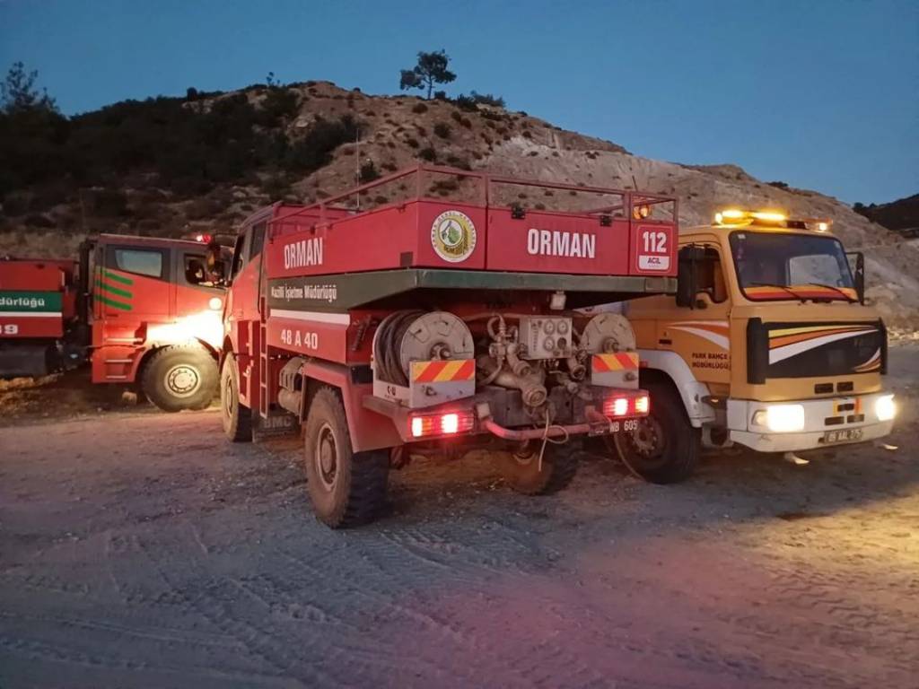 Nazilli Belediyesi Beğerli Mahallesi'ndeki Yangın Söndürme Çalışmalarına Destek Verdi