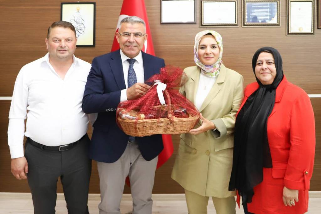 Köşk Belediye Başkanı Nuri Güler, Aile ve Sosyal Hizmetler Bakanı Mahinur Özdemir Göktaş'ı Ağırladı