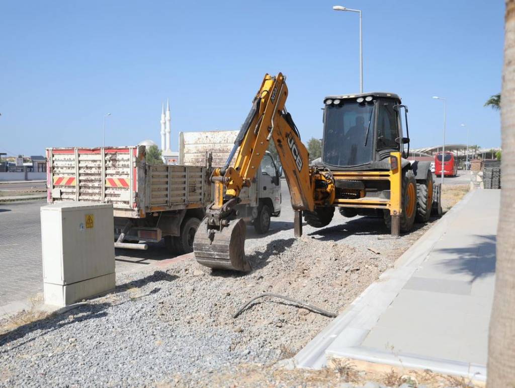 Didim Belediyesi Kaldırım Bakım Çalışmalarına Devam Ediyor