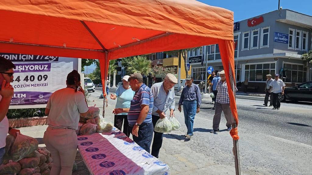 Didim Belediyesi Ücretsiz Sebze Dağıttı