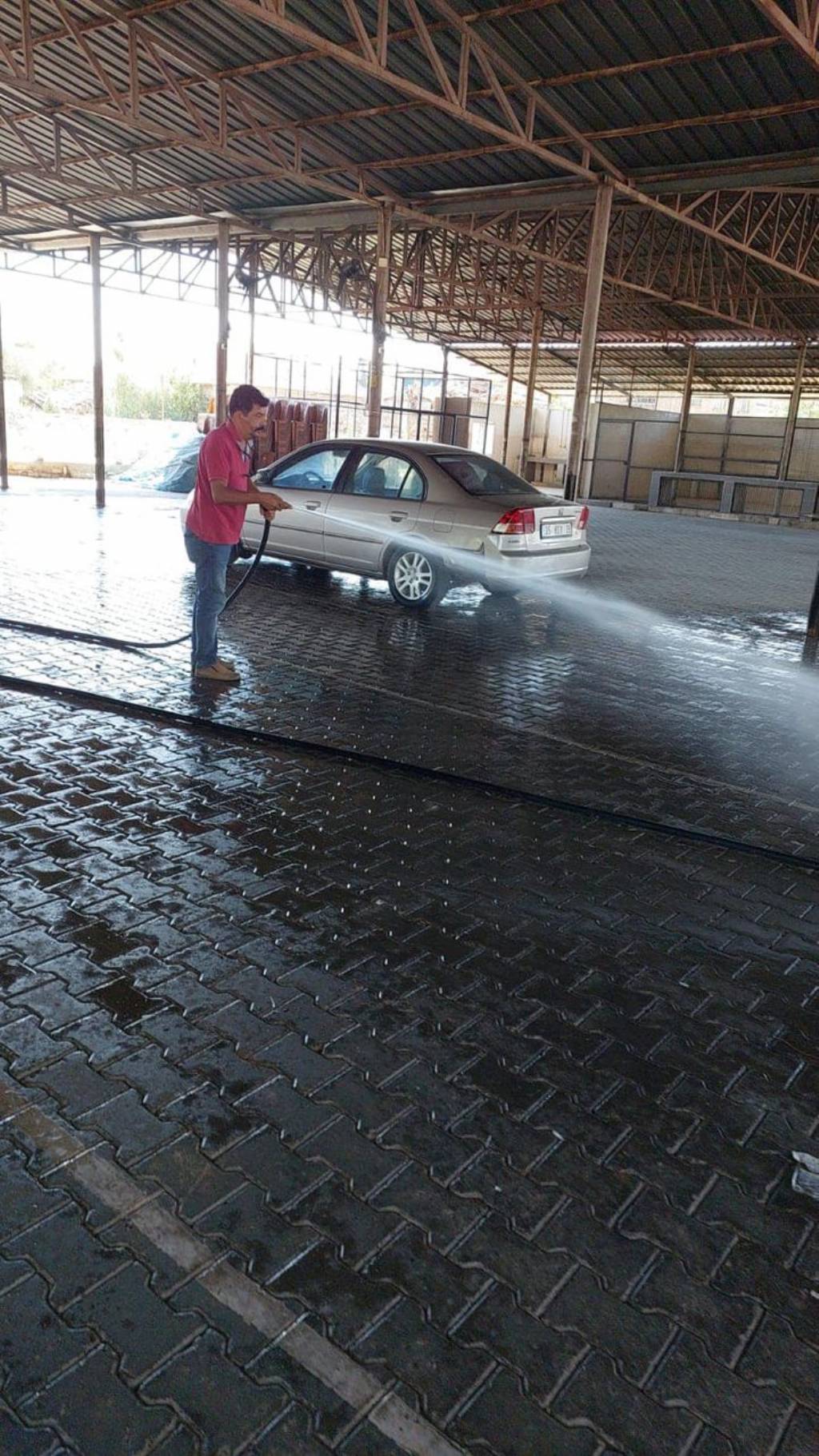 Karacasu Belediyesi Cemiyet Yeri Temizleme Çalışmalarına Devam Ediyor