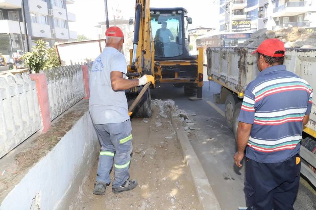 Nazilli Belediye Başkanı Dr. Ertuğrul Tetik, Mahallelerdeki Çalışmaları İnceledi