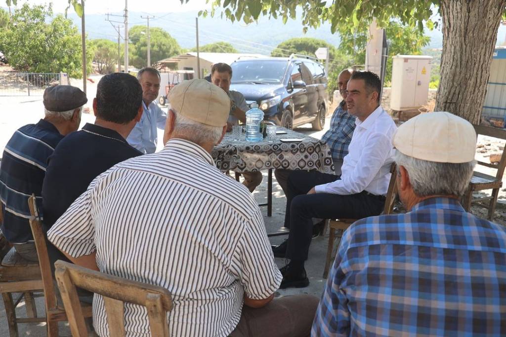 Koçarlı Belediye Başkanı Özgür Arıcı, Kullar Mahallesi'nde Hemşerileriyle Buluştu