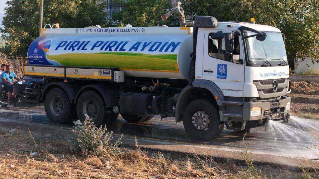 Aydın Büyükşehir Belediyesi Temizlik Çalışmalarına Devam Ediyor