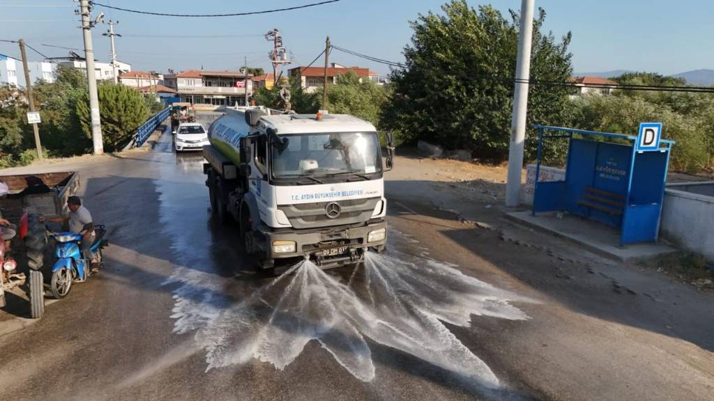 Aydın Büyükşehir Belediyesi Temizlik Çalışmalarına Devam Ediyor