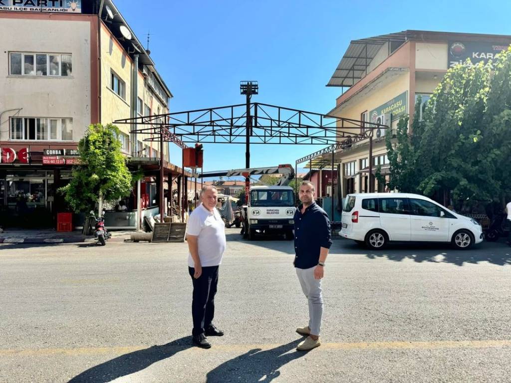 Karacasu Belediyesi'nden Manavlar Sokağı'nda Yenileme Çalışmaları