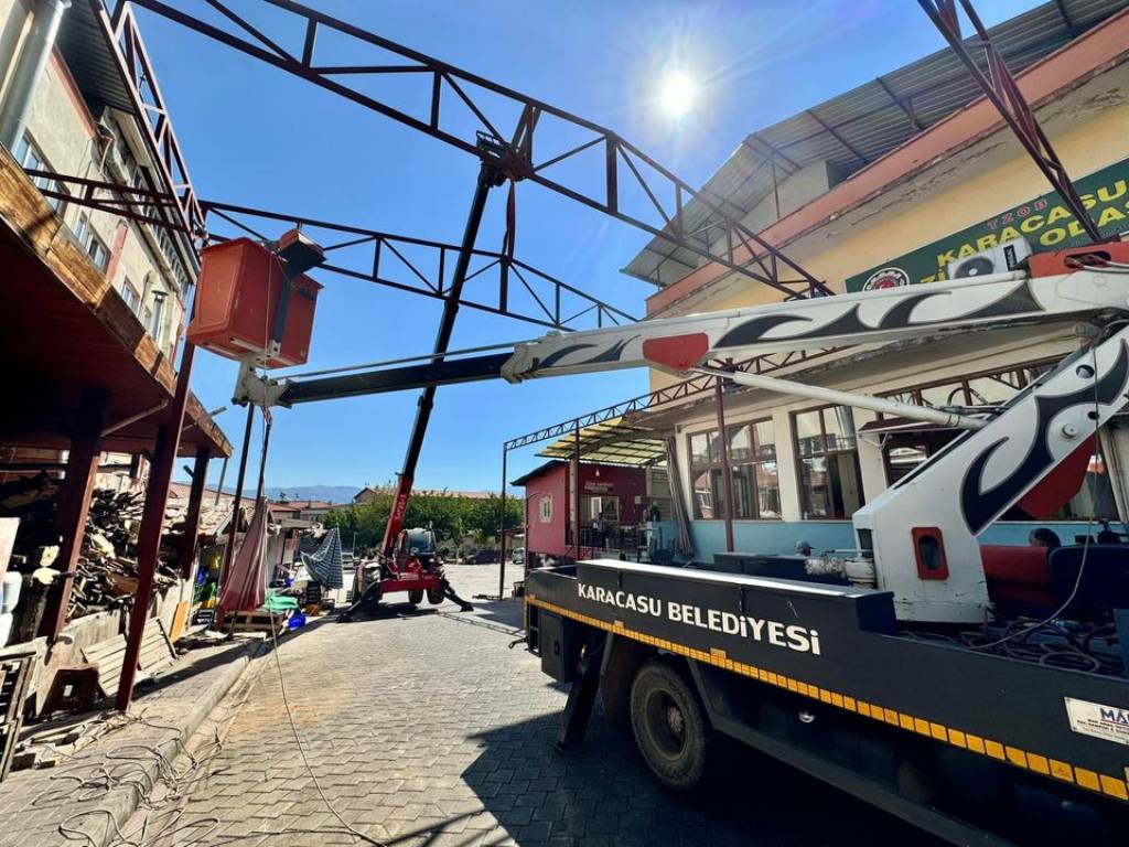 Karacasu Belediyesi'nden Manavlar Sokağı'nda Yenileme Çalışmaları