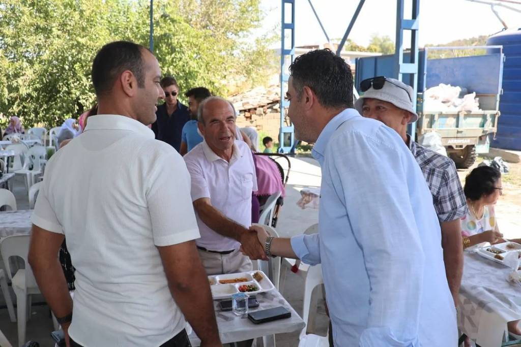 Koçarlı Belediye Başkanı Özgür Arıcı, Haydarlı Mahallesi'nde Düğün Cemiyetine Katıldı