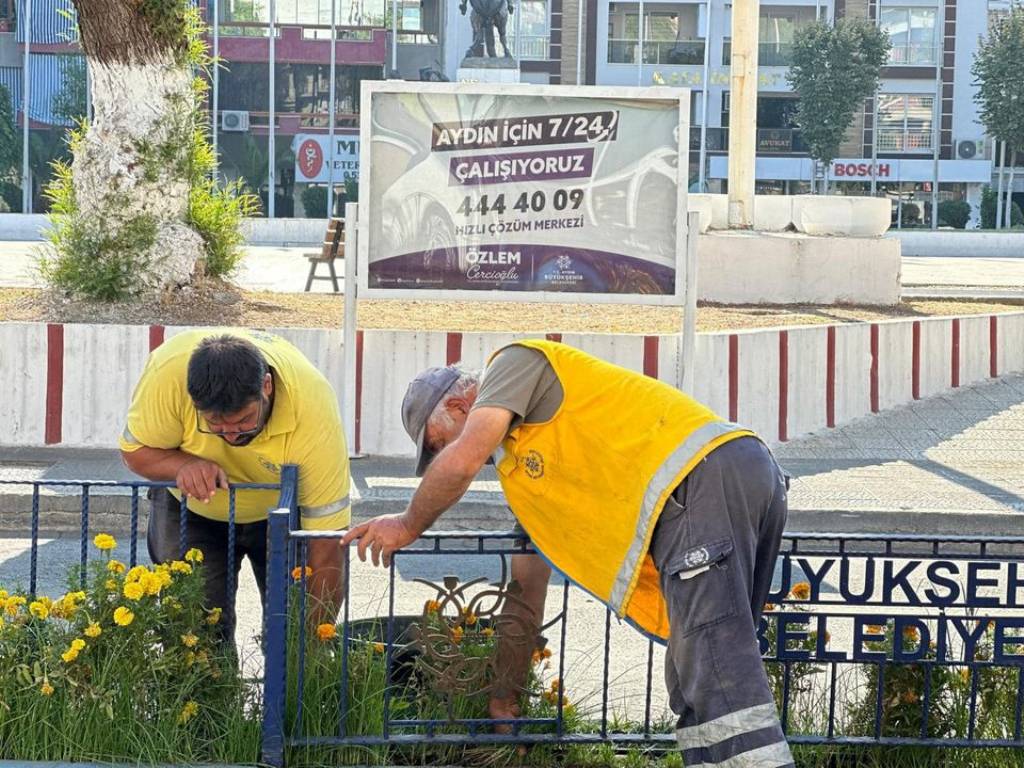 Aydın Büyükşehir Belediyesi Temizlik Çalışmalarına Devam Ediyor