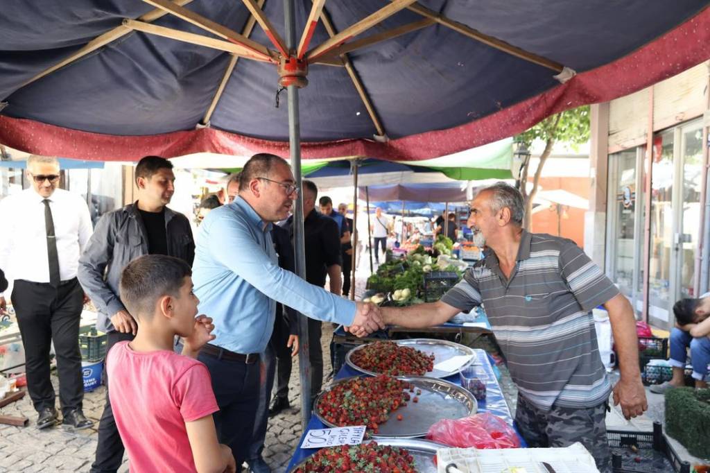 Aydın Milletvekili Evrim Karakoz Efeler Pazarını Ziyaret Etti