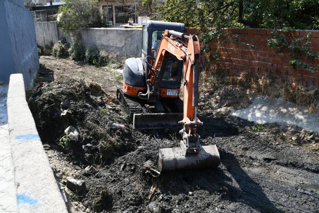 Söke Belediyesi Savuca Deresi'nde Temizlik Çalışmalarına Başladı