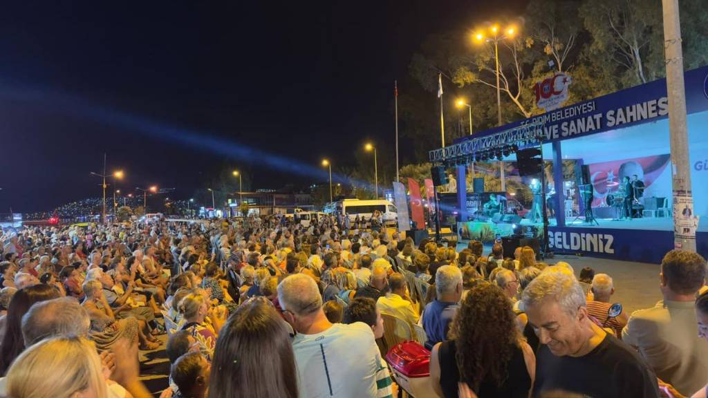 Didim Akbük Limanı'nda Yaz Konserleri Coşkusu