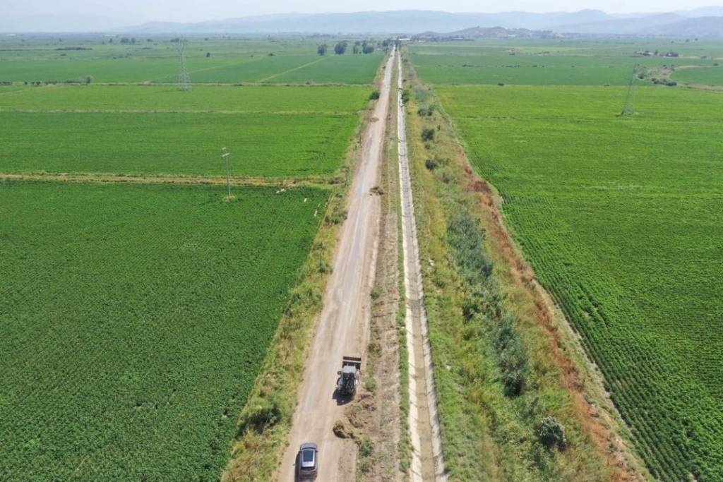 Söke'de Yol Yapım Çalışmaları Devam Ediyor