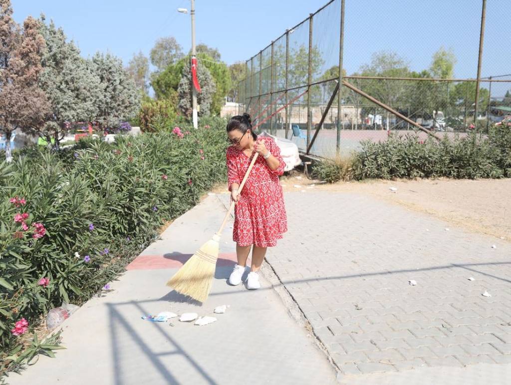 Didim Belediyesi'nden Mavişehir'de Temizlik Seferberliği