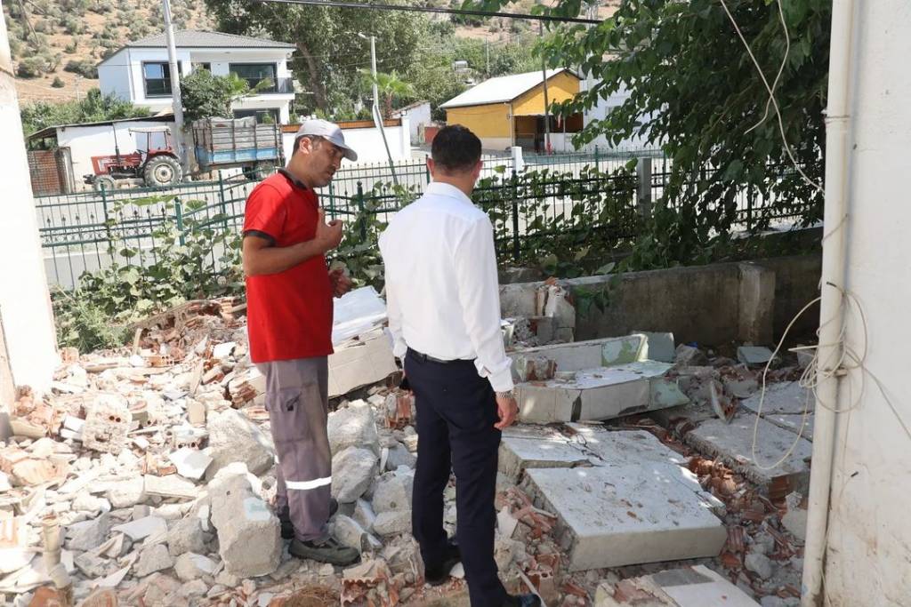 Koçarlı Belediyesi'nden Çakırbeyli Mahallesi'ne Tuvalet Yapım Çalışmaları Başladı