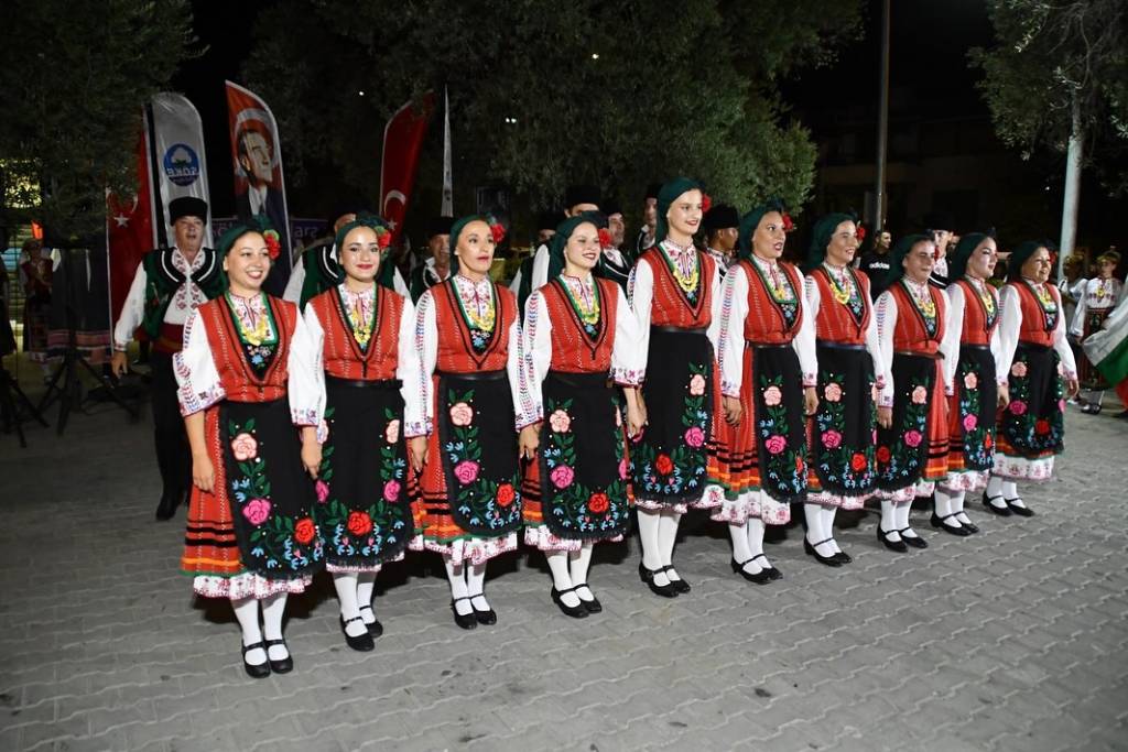 Söke'de Uluslararası 3. Halk Oyunları Şenliği Coşkuyla Tamamlandı