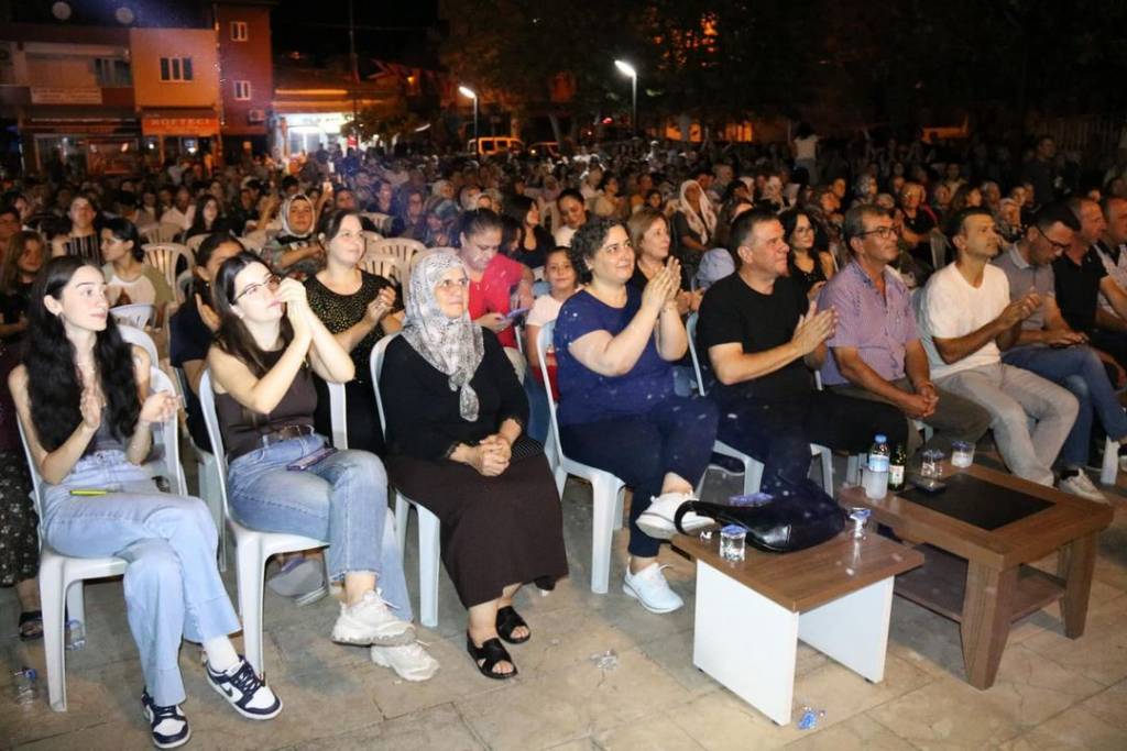 Aydın Büyükşehir Belediyesi Yaz Konserleri ile Yenipazar'da Unutulmaz Bir Akşam Yaşattı