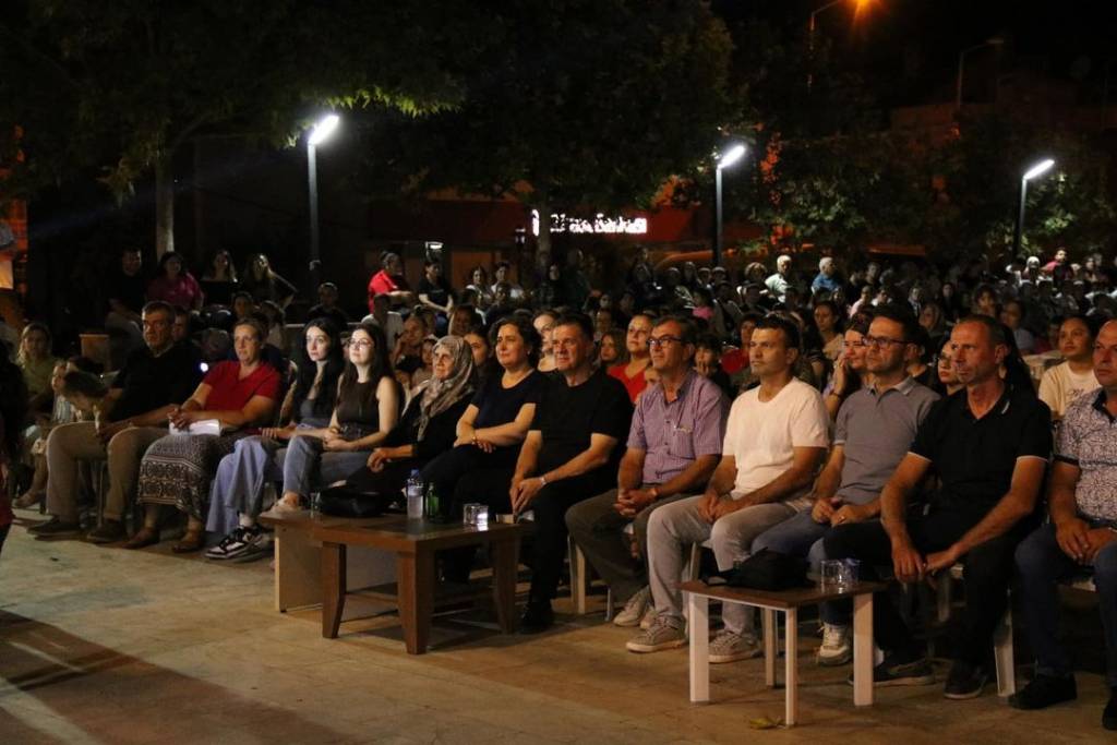 Aydın Büyükşehir Belediyesi Yaz Konserleri ile Yenipazar'da Unutulmaz Bir Akşam Yaşattı