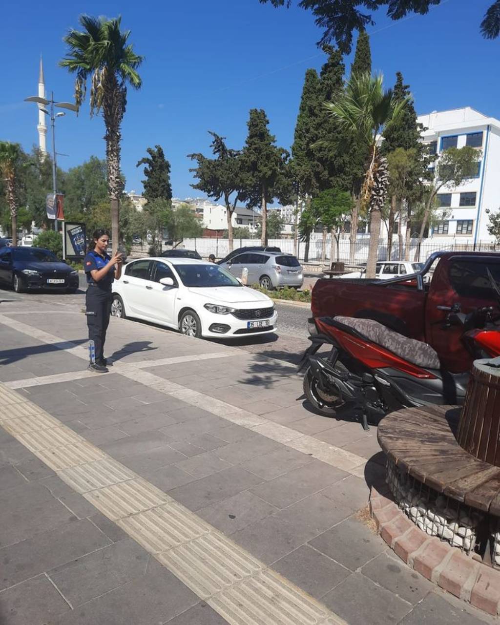 Didim Belediyesi Zabıta Ekiplerinden Park Uygulaması