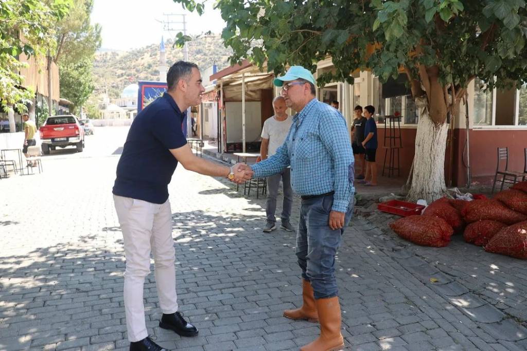 Koçarlı Belediye Başkanı Özgür Arıcı, Yeniköy Mahallesi'nde Hemşerileriyle Buluştu