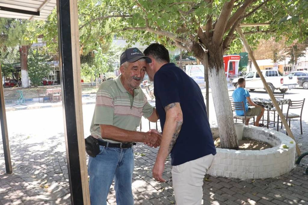 Koçarlı Belediye Başkanı Özgür Arıcı, Yeniköy Mahallesi'nde Hemşerileriyle Buluştu