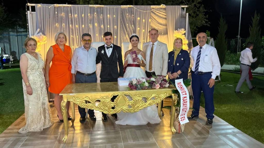 İncirliova'da Nikah Merasimi: Kardelen Yıldırım ve Emre Can Genişyürek Evlendi