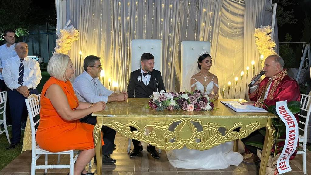 İncirliova'da Nikah Merasimi: Kardelen Yıldırım ve Emre Can Genişyürek Evlendi