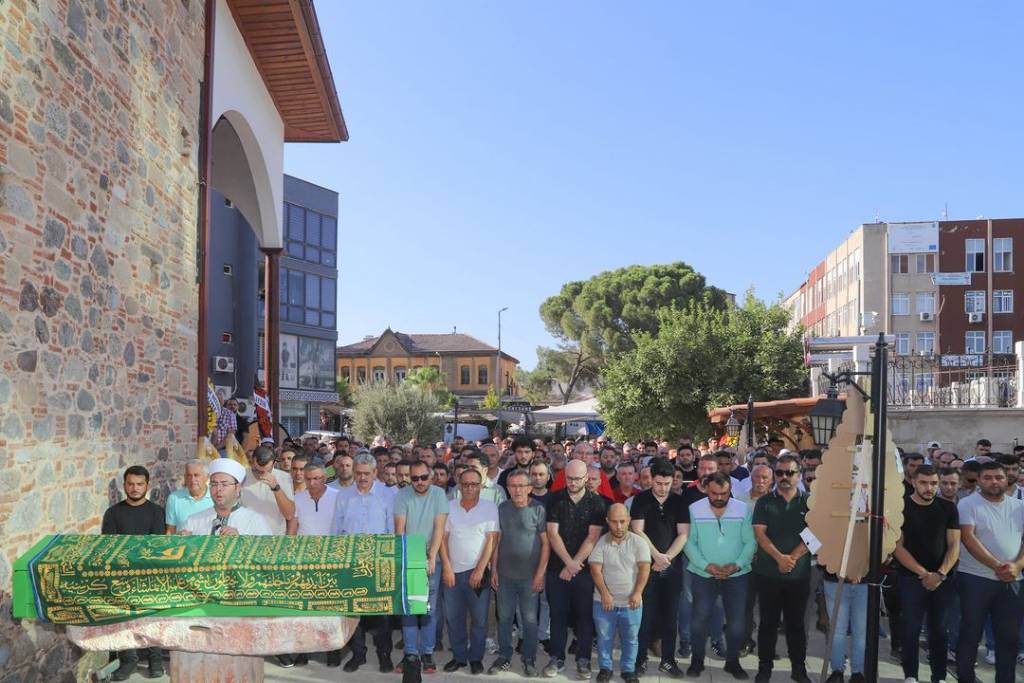 Köşk Belediye Başkanı Nuri Güler, Mustafa Latif Orhan'ı Son Yolculuğuna Uğurladı