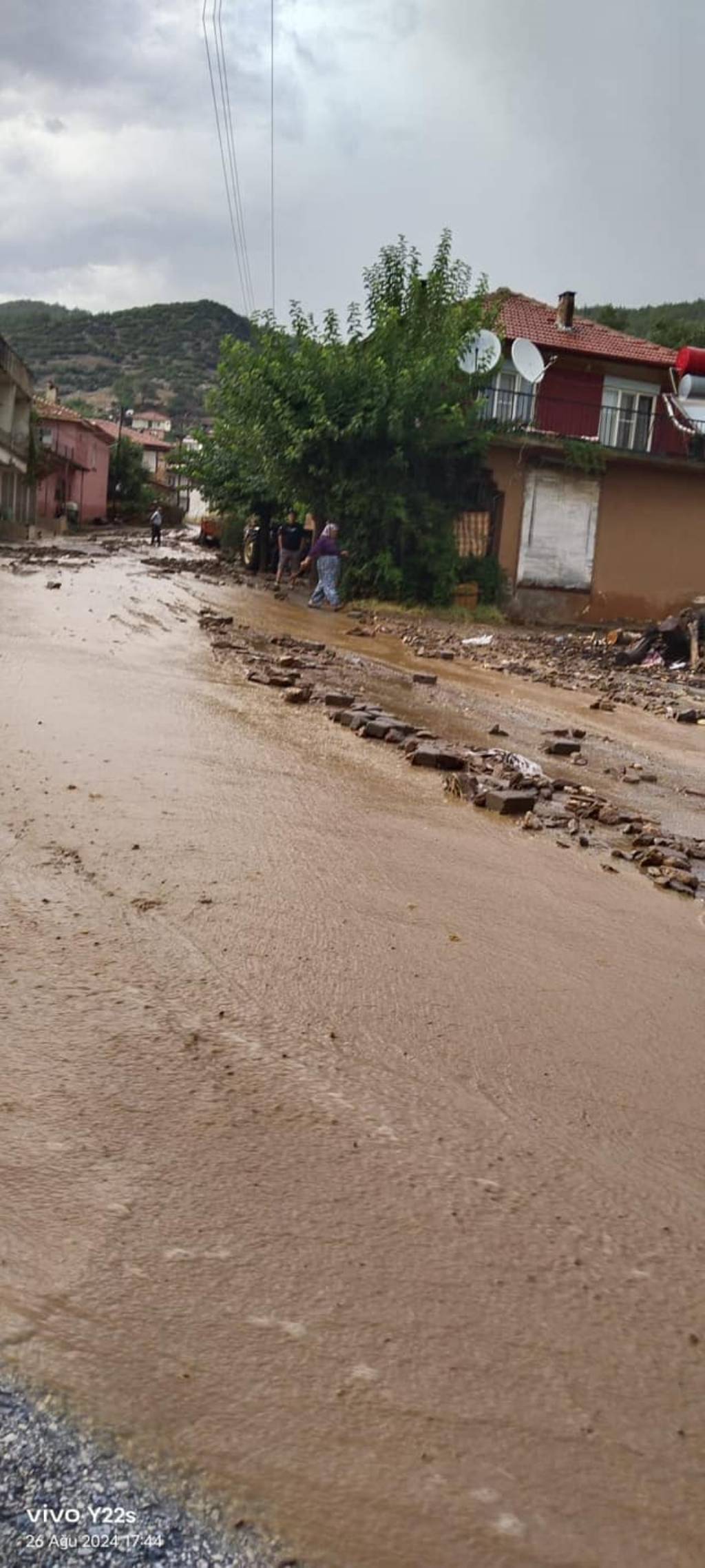 Karacasu Belediyesi Ataeymir Mahallesi'nde Sel Zararı Tespiti Yaptı